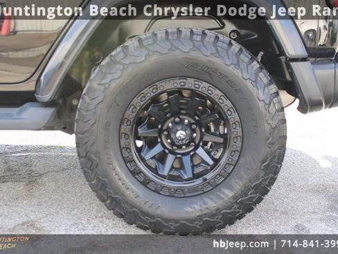 Used 2021 Jeep Wrangler Unlimited Sahara w/ Cold Weather Group image 8