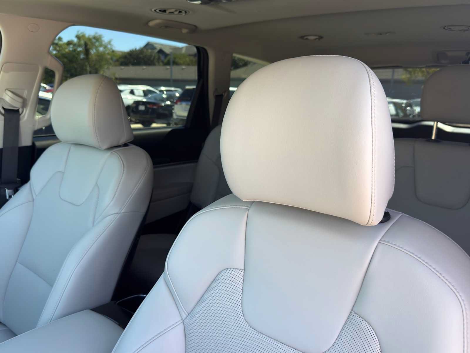 Used 2023 Kia Telluride S w/ S Sunroof Package FWD image 14