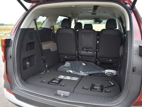 New 2026 Kia Carnival EX FWD image 16