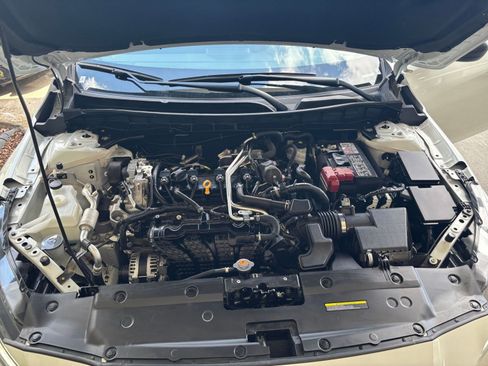 Used 2025 Nissan Altima 2.5 SV FWD image 33