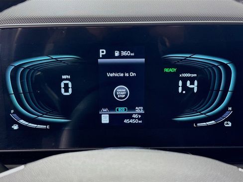 Used 2023 Kia Niro EX image 12