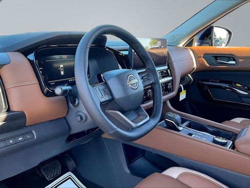 New 2026 Nissan Pathfinder Platinum AWD/4WD image 7