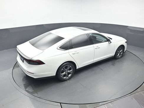 Certified 2024 Honda Accord EX image 39