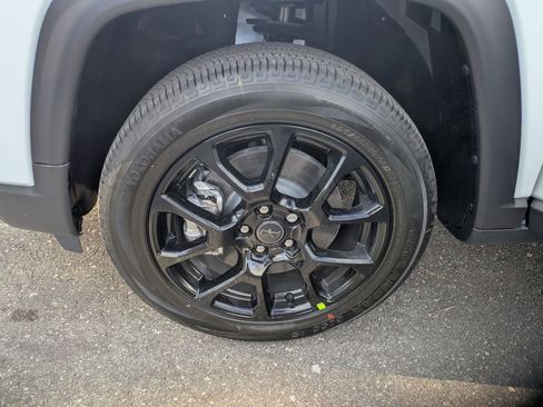 New 2026 Jeep Compass Latitude image 23