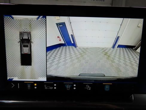 Used 2024 Chevrolet Silverado 2500 LTZ w/ LTZ Plus Package image 15