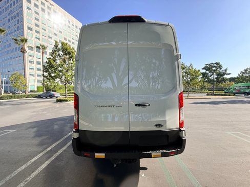 Used 2022 Ford Transit 250 148 High Roof RWD image 4