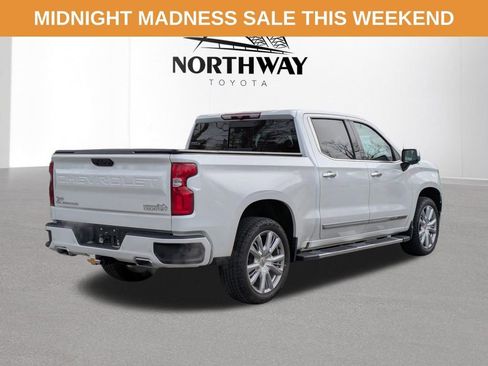 Used 2022 Chevrolet Silverado 1500 High Country w/ High Country Premium Package image 4