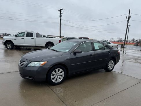 Used 2009 Toyota Camry Hybrid FWD image 2