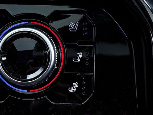 Used 2024 GMC Sierra 2500 AT4 w/ AT4 Premium Plus Package image 29