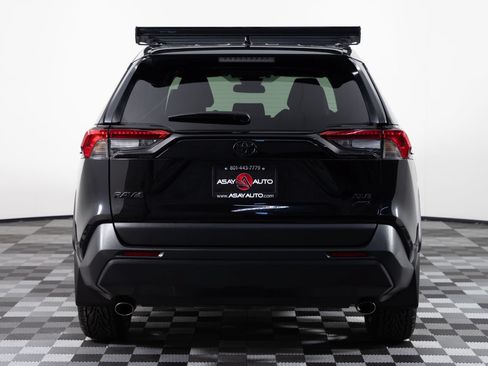Used 2022 Toyota RAV4 XLE Premium AWD/4WD image 6