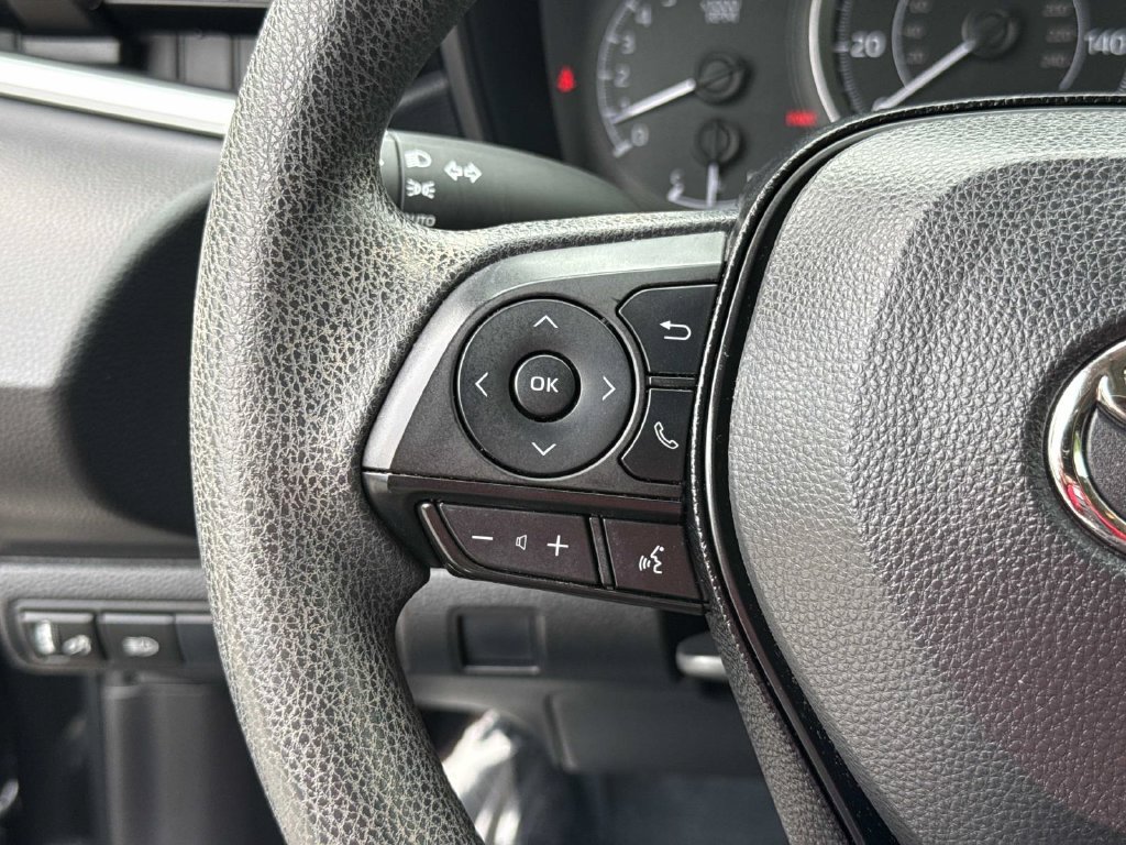 Used 2021 Toyota Corolla LE FWD image 36