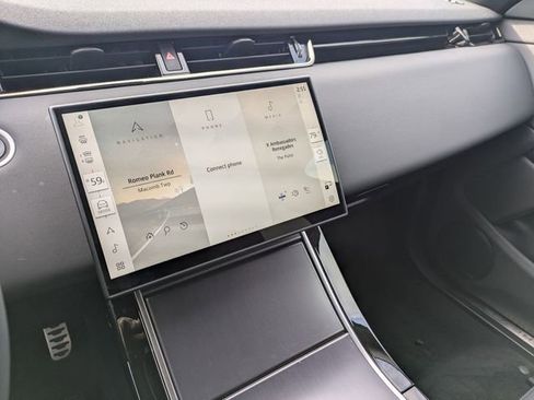 Used 2026 Land Rover Range Rover Evoque Dynamic SE image 11