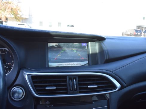 Used 2017 INFINITI QX30 Premium w/ Navigation Package image 20