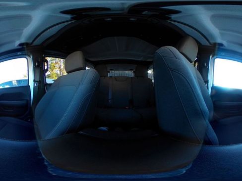 Used 2025 Jeep Wrangler Sahara image 42