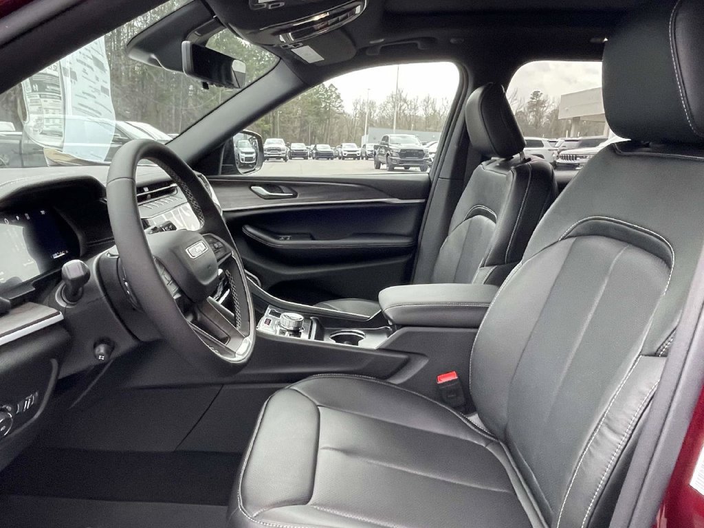 New 2026 Jeep Grand Cherokee Limited w/ Luxury Tech Group II AWD/4WD image 25