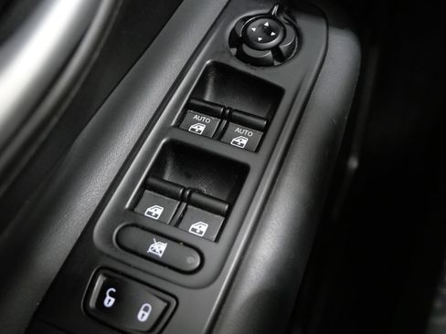 Used 2023 Jeep Renegade Latitude AWD/4WD image 12