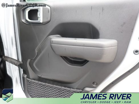 Used 2023 Jeep Wrangler Unlimited Rubicon 4xe AWD/4WD image 11