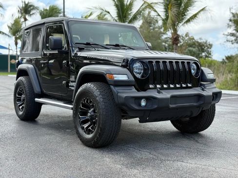 Used 2018 Jeep Wrangler Sport AWD/4WD image 6