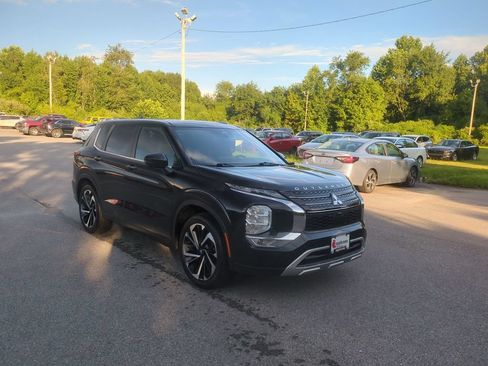 Used 2022 Mitsubishi Outlander SE FWD image 3