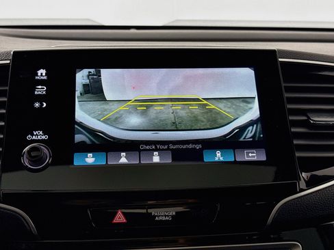 Used 2025 Honda Passport Black Edition image 17