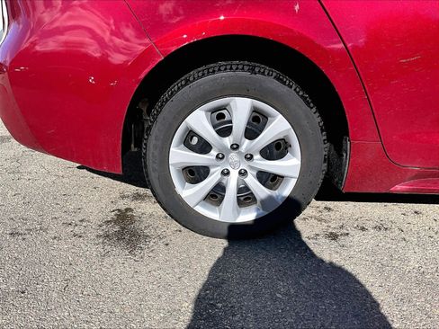 Used 2024 Toyota Corolla LE image 4