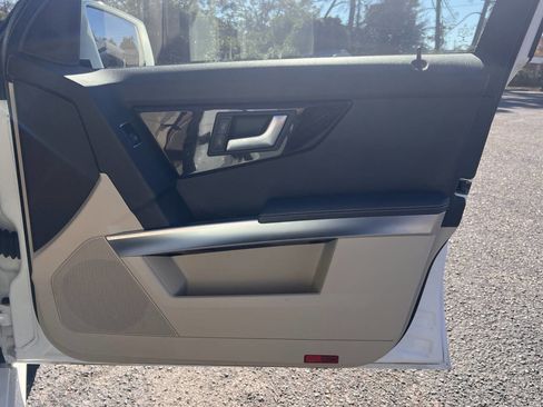 Used 2014 Mercedes-Benz GLK 250 BlueTEC 4MATIC image 16