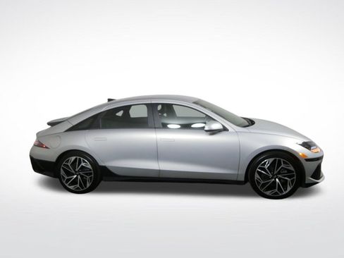 Used 2024 Hyundai Ioniq 6 SEL AWD/4WD image 2