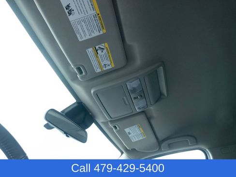 Used 2025 Nissan Frontier SV w/ SV Convenience Package image 17