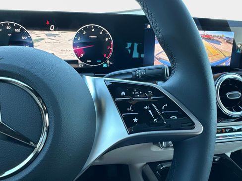 Used 2026 Mercedes-Benz GLA 250 image 32