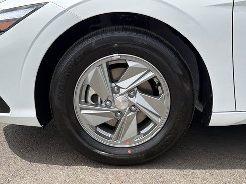 New 2026 Hyundai Elantra SE FWD image 12