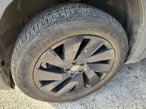 Used 2024 Volkswagen Atlas Cross Sport SE w/ Black Wheel Package FWD image 10