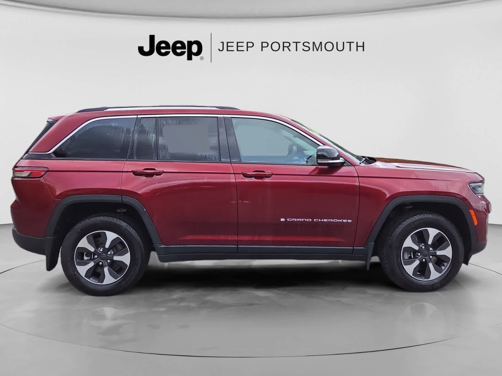 Used 2023 Jeep Grand Cherokee 4WD 4xe w/ MOPAR Finishing Package image 15