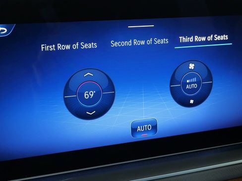 Used 2024 Mercedes-Benz GLS 450 4MATIC w/ AMG Line Exterior image 65