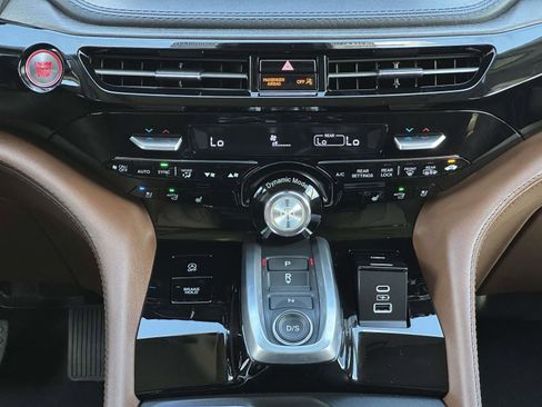 Certified 2024 Acura MDX SH-AWD w/ Advance Package image 19