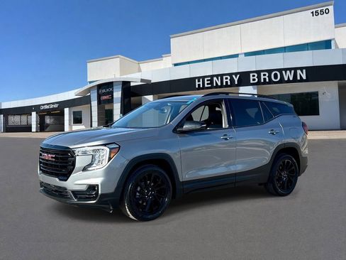 Used 2024 GMC Terrain SLT w/ Elevation Edition FWD image 1
