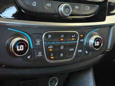 Used 2019 Chevrolet Traverse LT AWD/4WD image 22