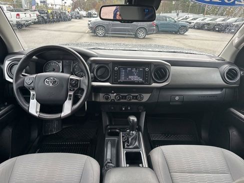 Used 2019 Toyota Tacoma SR5 AWD/4WD image 18