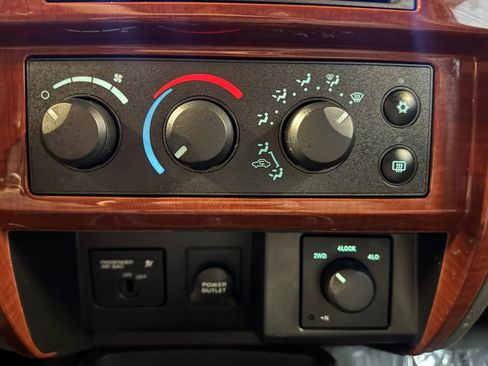 Used 2005 Dodge Dakota SLT AWD/4WD image 17