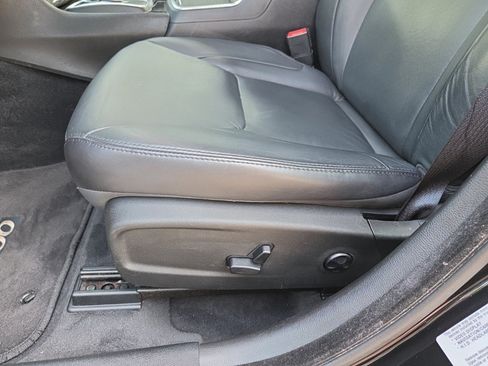 Used 2015 Chrysler 300 Limited RWD image 21