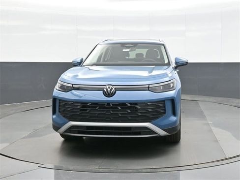 New 2026 Volkswagen Tiguan SE image 2