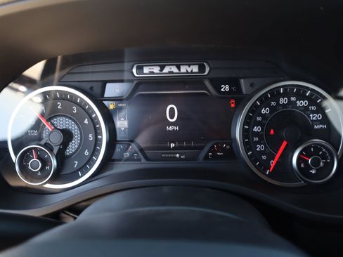 New 2026 RAM 1500 Express AWD/4WD image 4
