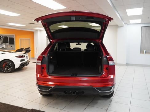 Used 2021 Volkswagen Atlas Cross Sport SE w/ Panoramic Sunroof Package image 10