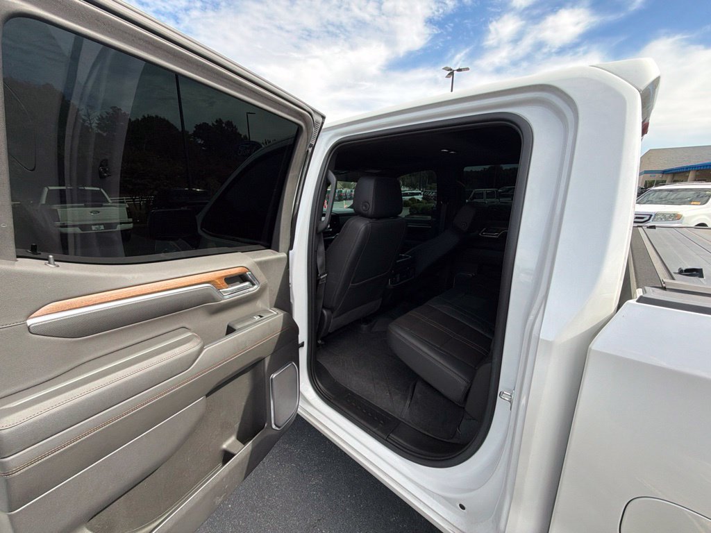 Used 2022 Chevrolet Silverado 1500 High Country w/ High Country Premium Package AWD/4WD image 15