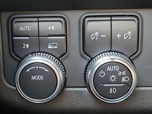 Used 2021 GMC Yukon XL SLT w/ SLT Premium Package AWD/4WD image 30
