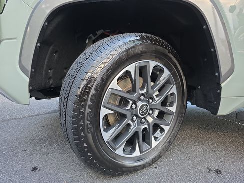 Used 2024 Toyota Tundra Limited w/ Power Package AWD/4WD image 32