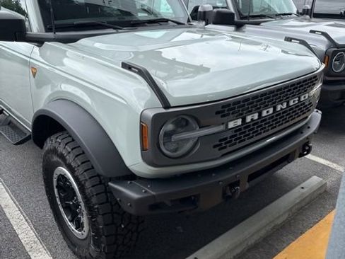 Used 2023 Ford Bronco Badlands w/ Sasquatch Package AWD/4WD image 3