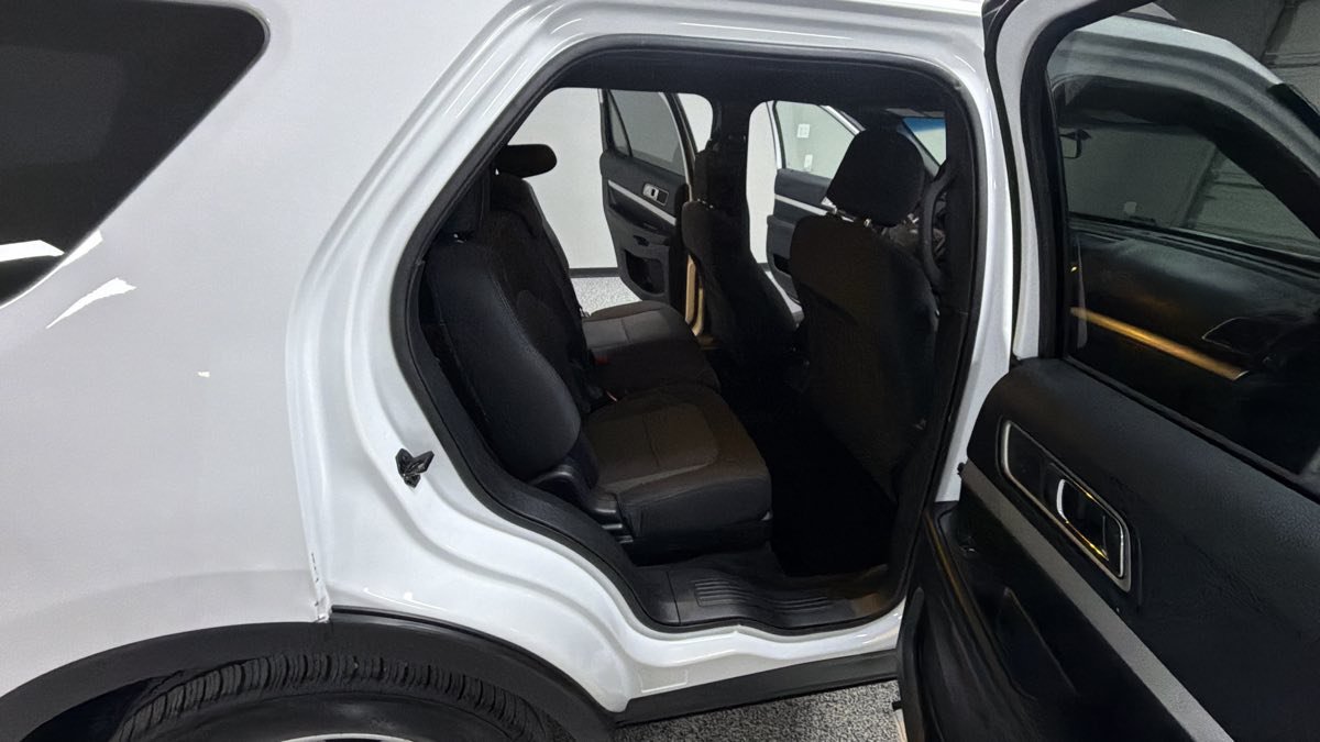 Used 2016 Ford Explorer XLT FWD image 27