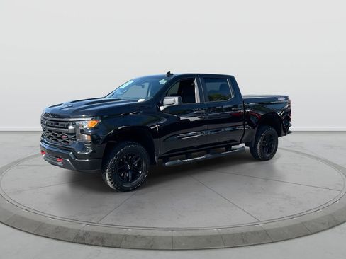 Used 2026 Chevrolet Silverado 1500 Custom Trail Boss w/ LPO, Dark Essentials Package AWD/4WD image 3