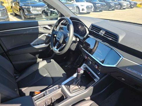 New 2025 Audi Q3 2.0T Premium image 11