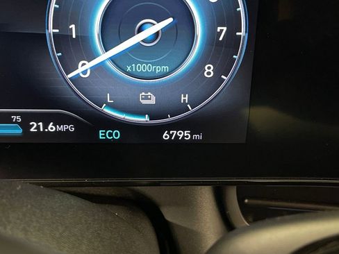 Certified 2025 Hyundai Elantra SEL FWD image 21